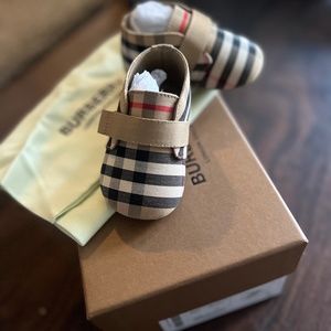 Burberry shirt Burberry shoes 5(6months)